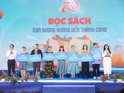 “Đường sách Hải Phòng 2025” trưng bày hơn 10.000 đầu sách