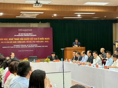 Tạo điều kiện phát triển văn học, nghệ thuật của người Việt Nam ở nước ngoài