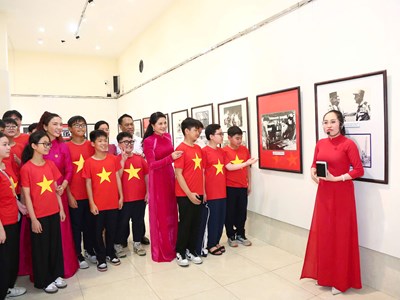 Hải Phòng:  Triển lãm ảnh “Đất nước trọn niềm vui”