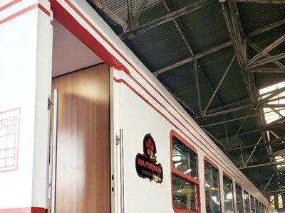 Chính thức bán vé đoàn tàu du lịch cao cấp “Hoa Phượng Đỏ” 