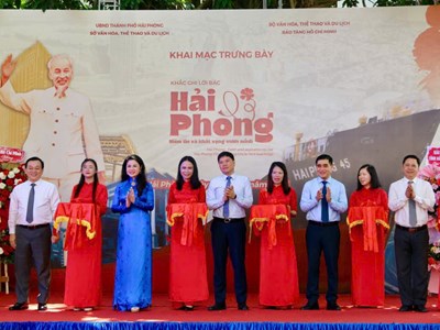 Trưng bày chuyên đề “Khắc ghi lời Bác, Hải Phòng – Niềm tin và khát vọng vươn mình“