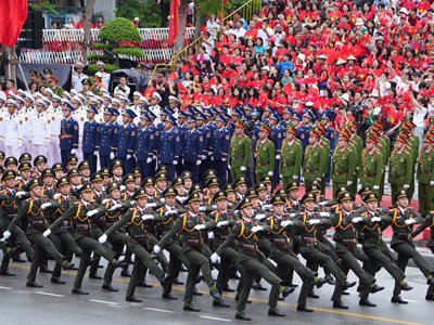 Duyệt đội ngũ và diễu hành quần chúng kỷ niệm 70 năm giải phóng Hải Phòng