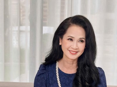 NSND Lan Hương: 40 năm giữ lửa gia đình bằng sự giản dị và yêu thương chân thành