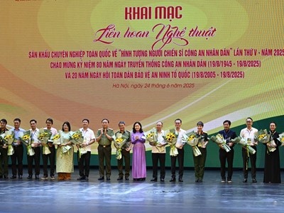 Khai mạc Liên hoan Nghệ thuật sân khấu chuyên nghiệp toàn quốc về “Hình tượng người chiến sĩ công an nhân dân“