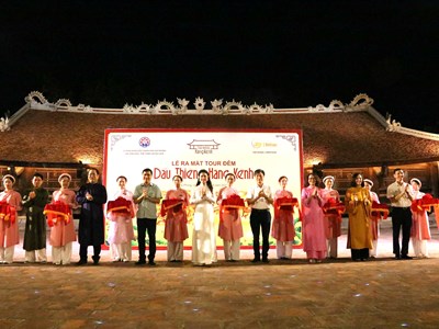 Tour đêm “Dấu thiêng Hàng Kênh”: Cuốn hút ngay trong ngày đầu ra mắt 