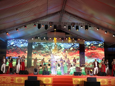 Tặng Bằng khen cho các tập thể có thành tích tại “Ngày hội Gia đình Việt Nam năm 2025“