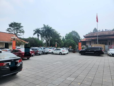 Khu Văn hóa tưởng niệm biến thành bãi giữ xe 