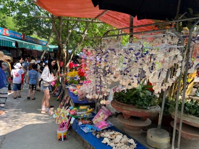 Sầm Sơn: Xử lý nghiêm ki-ốt, hàng quán tại các điểm di tích không đảm bảo điều kiện kinh doanh du lịch