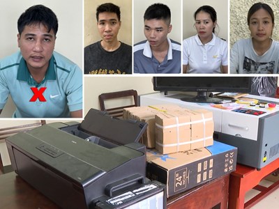 Bắt 5 đối tượng trong đường dây làm giả giấy phép lái xe