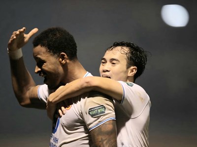 Rafaelson lập kỷ lục V-League với 5 bàn, giúp Nam Định tiến gần đến chức vô địch