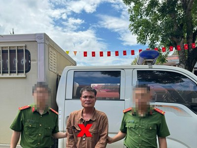 Bắt đối tượng sau 18 năm trốn truy nã bị nhiễm HIV