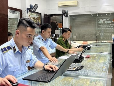 Tạm giữ nhiều vàng, trang sức không rõ nguồn gốc xuất xứ