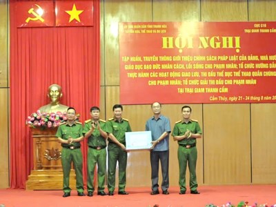 Truyền thông chính sách, giao lưu văn hoá, văn nghệ tại Trại giam Thanh Cẩm