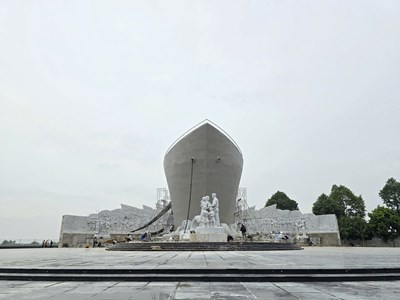  Biểu tượng tình đoàn kết hai miền Nam – Bắc