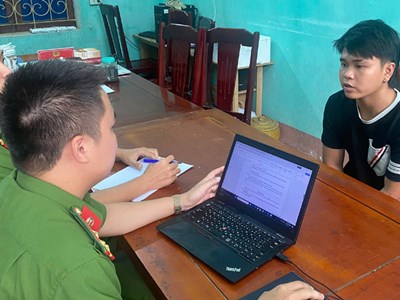 Nam thanh niên tống tiền người yêu cũ bằng clip “nóng“