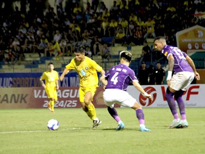 Tiến Linh lập cú đúp giúp Bình Dương lội ngược dòng thắng Thanh Hóa 