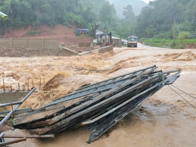 5 thôn với 590 hộ dân bị chia cắt do ngập lụt