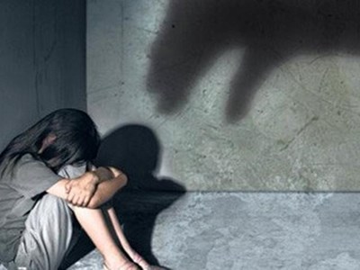 Nữ sinh lớp 8 bị hàng xóm xâm hại 