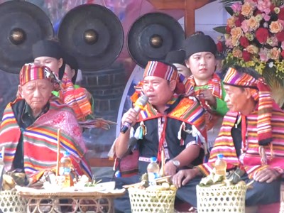 Bảo tồn, phát huy giá trị văn hóa truyền thống gắn với phát triển du lịch