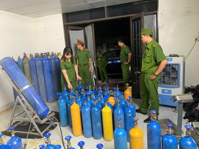 Thanh Hoá phát hiện, thu giữ hàng nghìn bình khí cười