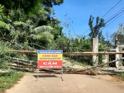 Thanh Hoá công bố tình huống khẩn cấp sạt lở, sụt lún đồi đất 