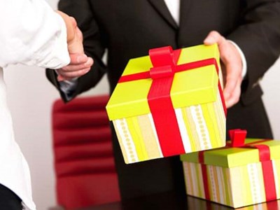 Thanh Hoá nghiêm cấm biếu, tặng quà Tết cho lãnh đạo các cấp dưới mọi hình thức