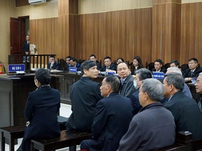 Hoãn phiên tòa xét xử cựu Bí thư Thanh Hóa Trịnh Văn Chiến 