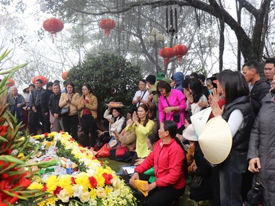 Ngày "mở cổng trời" tại Di tích lịch sử, văn hóa quốc gia đền Nưa - Am Tiên 