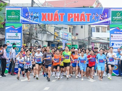 Hơn 3.000 người tham dự Ngày chạy Olympic vì sức khỏe toàn dân