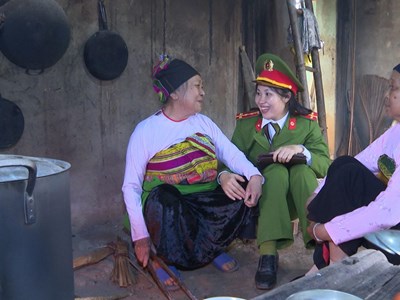 Nữ Phó trưởng Công an xã được dân tin yêu