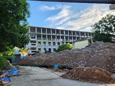 Tạm dừng xây dựng mới, sửa chữa trụ sở cấp huyện