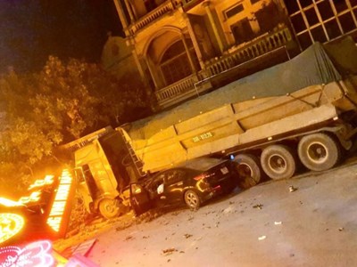 Tai nạn liên hoàn trên quốc lộ 1A, 17 người bị thương