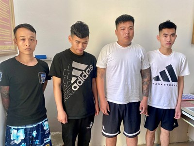 Bắt giữ nhóm thu tiền bảo kê người bán hàng trong đêm khai hội du lịch biển Hải Tiến