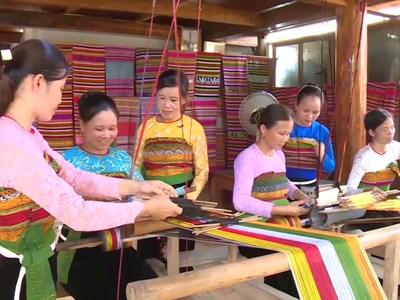 Gìn giữ văn hóa, phát triển du lịch cộng đồng bền vững