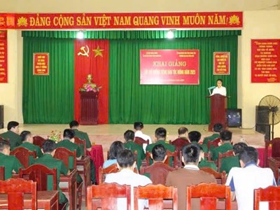 Bộ đội Biên phòng Thanh Hóa học tiếng Mông để gần dân, giữ vững biên cương