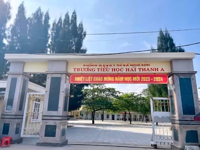 Phụ huynh bức xúc, nhà trường lên tiếng