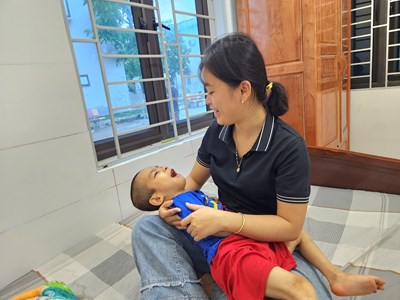 Những người mẹ không sinh con ra