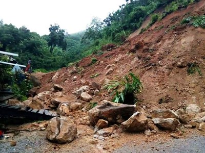 “Dự án chờ – dân lo: Khi tái định cư là giấc mơ dài giữa mùa lũ”