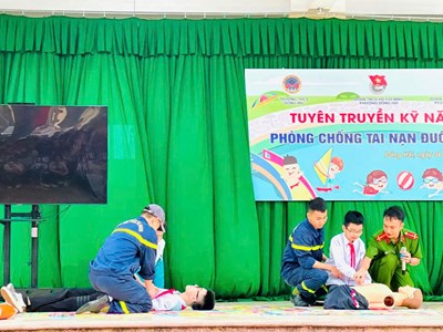 Đừng để tiếng khóc trẻ thơ chìm trong đáy nước