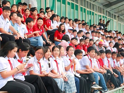 Hàng trăm em cùng lan tỏa thông điệp “Học bơi để an toàn”