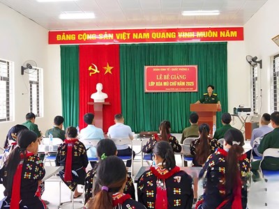 Lớp học đêm thắp hy vọng ở bản Dao