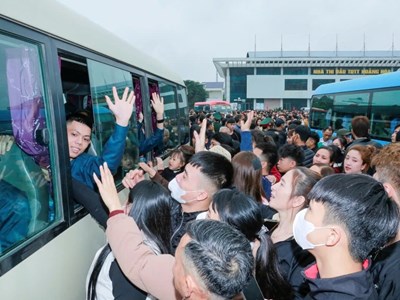 Thanh niên xứ Thanh rộn ràng ngày hội lên đường nhập ngũ