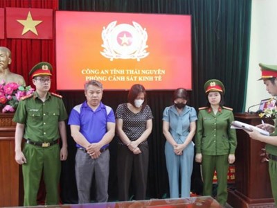 Bắt nguyên hiệu trưởng nhận hối lộ trong cung cấp thực phẩm trường học ở Thái Nguyên