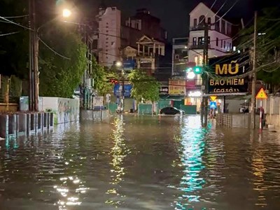 Mưa đá xuất hiện, dông lốc gây thiệt hại tài sản tại Thái Nguyên