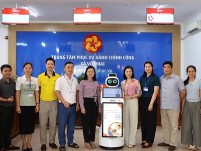 Thái Nguyên đưa robot AI vào phục vụ hành chính công