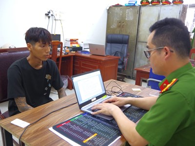 Hé lộ lý do nam thanh niên mang dao đi cướp điện thoại ở Thái Nguyên