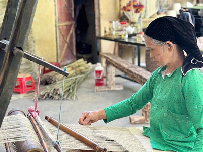 Nghề dệt lanh, mạch nguồn văn hóa vùng cao xứ Tuyên