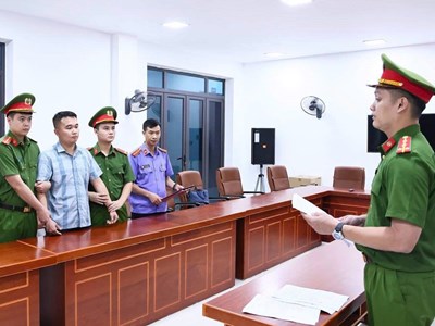 Giáo viên Trường THPT Chuyên Tuyên Quang bị giữ khẩn cấp vụ điểm thi