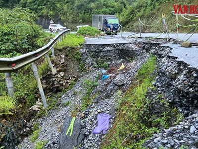 Sạt lở “uy hiếp” Quốc lộ 4C đi các điểm du lịch Cao nguyên đá Đồng Văn