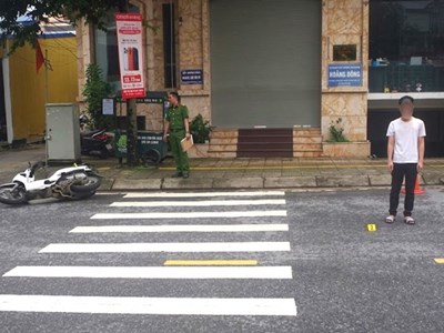 Khởi tố nam thanh niên dùng điện thoại khi lái xe gây tai nạn